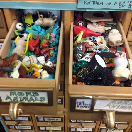2 drawers
